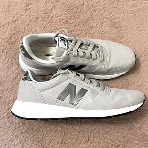 NEW BALANCE grey/silver suede sneakers 6.5